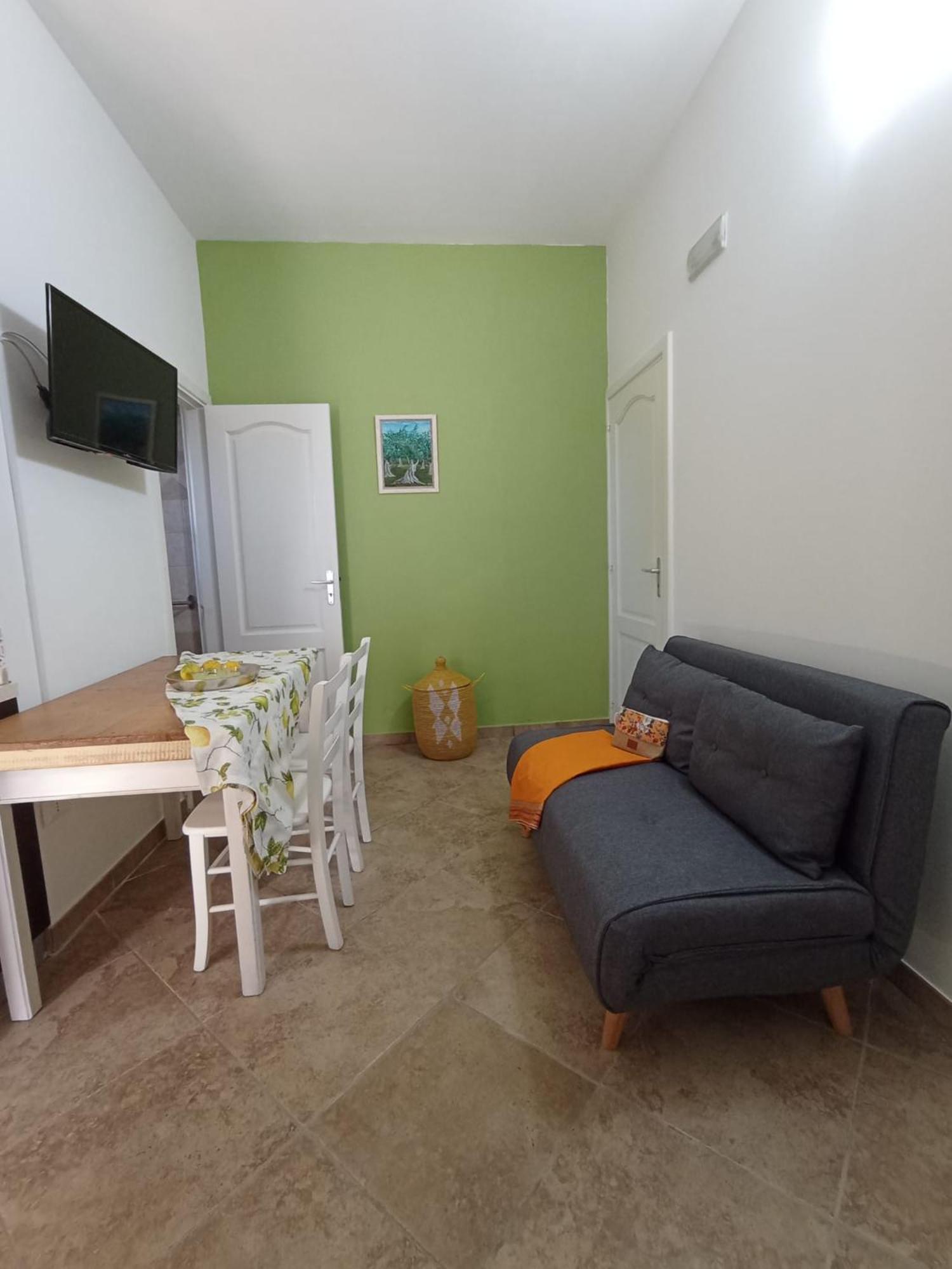 Tenuta I Quattro Venti Otranto Rum bild
